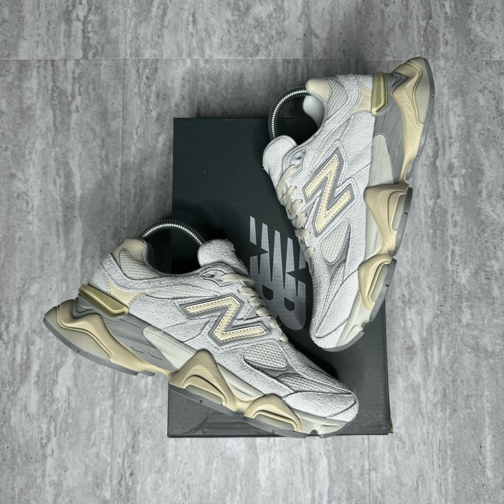 New Balance • Sneakers